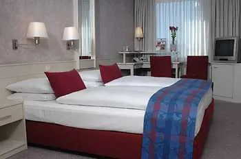 Hotel Cristal Munich 4*,